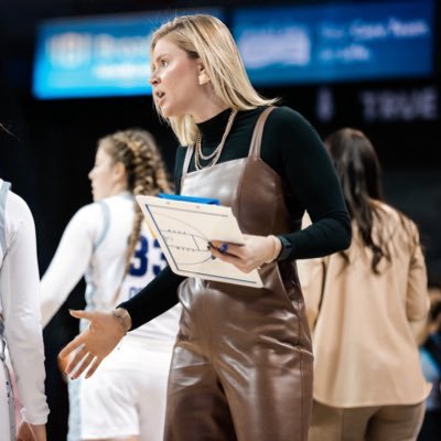 “this is the dream” GRL PWR ⚡️go bulls 🤘🏼 
Assistant Coach for @ubwomenshoops 💙