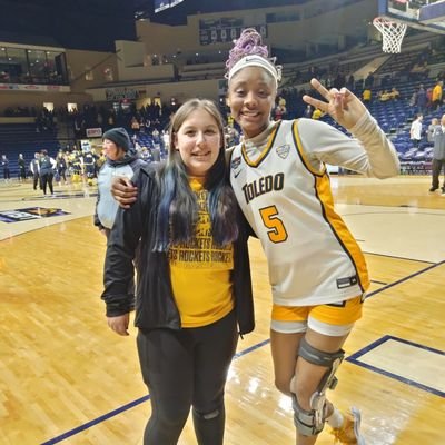 SelenaB2010's profile picture. 