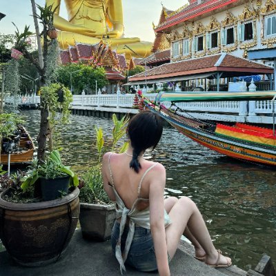 pitzydinany's profile picture. I’m grateful for everything I have, and I’m smiling because of it.