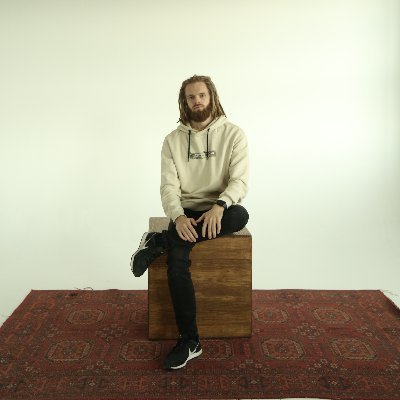 _skitnik's profile picture. I write about how to do the important things and worry less through self-management systems, AI and reflection.