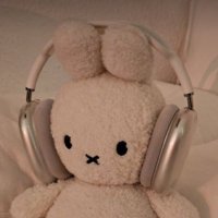 옌 (@yearnyouthy) 's Twitter Profile Photo