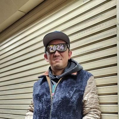 ベースです。MASH（スケボーキング、unrealtribe） ＤＪもちょいちょいやってます。阪神タイガースファン、日本酒好き。