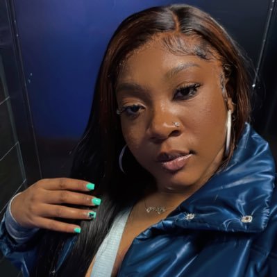 Big Desss AKA Dessiannaaa 💪🏾 EAT or be ATE🦍 💇🏾♀️Stylist 💻👾Designer & CEO💰💼✨ (D)MV📍