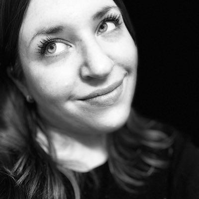 nadjhee's profile picture. Mama von zwei kleinen Heeschen (07/16 und 08/19) und zwei kleinen Miezen 🐈🐈‍⬛ , Bücherjunkie 📕, Backfee 🥧🧁 und ganz neu im Garten 🪴