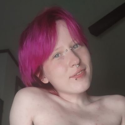 🔞26. artist/sex worker/dyed hair leftie nightmare