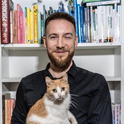 Učím (se) na základce. Absolvent @pedf_uk. S kočkou Disertací pracuji na instagramu Edukočka. Podcast @hovoryzkabinetu.
