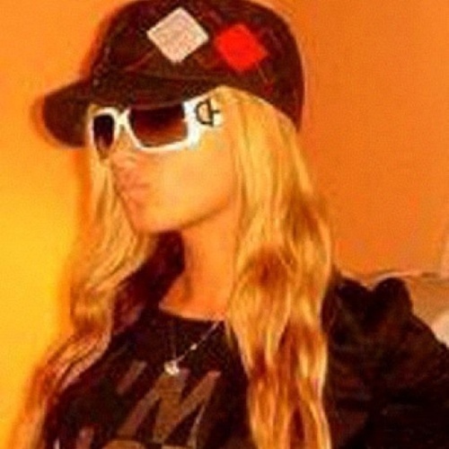 London girl now Following my dream! Love ALL music! Promo girl for @chetmega check his music out below
http://t.co/VWeTR2v5
