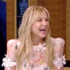 taygraciesoo's profile picture. Too many loves 🤍