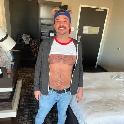 38 year old wild child sharing my crazy adventures!!