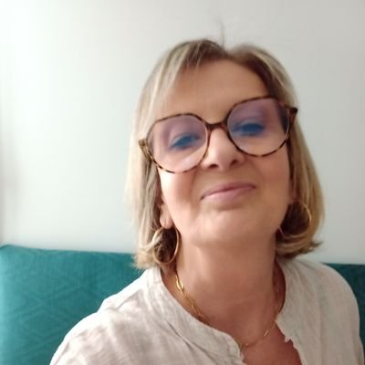 Dina18482881's profile picture. 