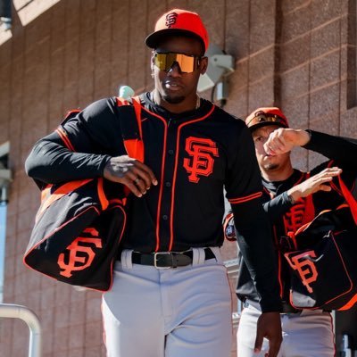 Former ball player getting back into watching | Looking for anyone who wants to talk @sfgiants baseball