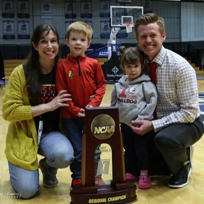 Faith, Family, Hoops!! Head Women's Basketball Coach at Ferris State University.  2024 Midwest Regional Champions.  2024 Final Four.   #DAWGS🐶 @FerrisWBBall