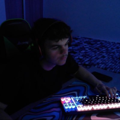 18 • 🇫🇷 Fortnite Player • 📩 Business inquiries : @TheoDZN__ • Former : @THEsportFR @2R_Esport