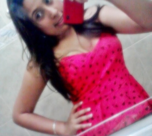 posso nãao ser perfeitaa ... Mas sei que minhas imperfeições me tornaam única ! *
