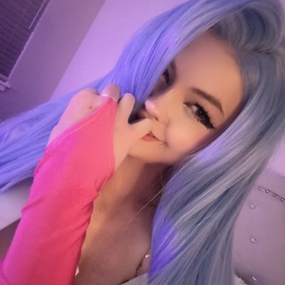 ♡ Im gonna be becoming a streamer, look mom are you finally proud of me? 
♡ You can find all my links @moldiimink
♡ Tw1tch~ Strawbeariemilkk