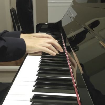 ピアノ練習の成果を動画で投稿するアカウントです🎹よかったら聴いてください🎶