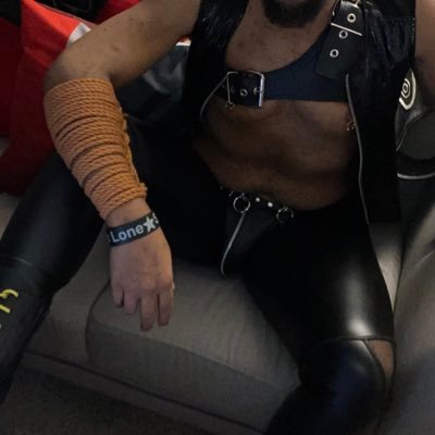 DFW based Leatherman into feet, toys, bondage. #feet #pup #OmniSexual #BDSM #Bator