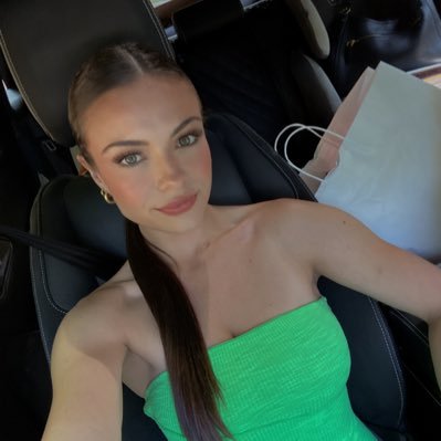 insta: khloetucker