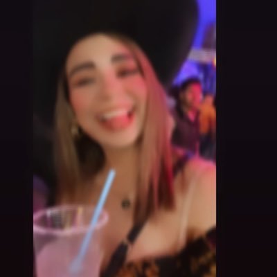 Lilliaan_Roo's profile picture. Por que nunca es tarde y el tiempo solo se acaba cuando la vida termina.♡ I am a frequency, with a million megaheartz. ▼🌻🌊 IPN ♥️