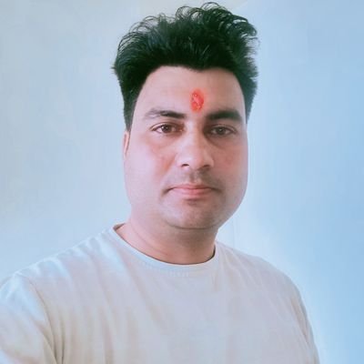 यदा यदा हि धर्मस्य ग्लानिर्भवति भारत।
अभ्युत्थानमधर्मस्य तदात्मानं सृजाम्यहम् ॥
परित्राणाय साधूनां विनाशाय च दुष्कृताम् ।
धर्मसंस्थापनार्थाय सम्भवामि युगे युगे