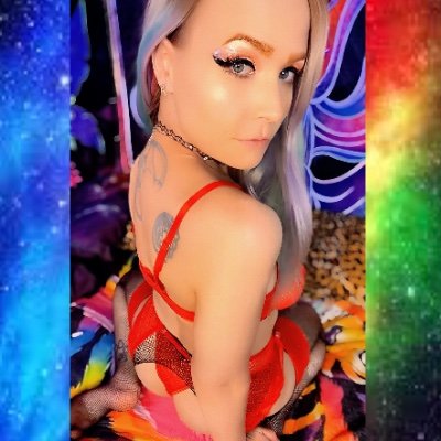 ❤️Raver🧡Gamer💛Nerdy💚Bisexual💙Polyamorous🩵Submissive💜Kinky🩷
My OF is FREE! https://t.co/sE7jSEqYwD 🌈Join MyClub & get free perks at my live streams!