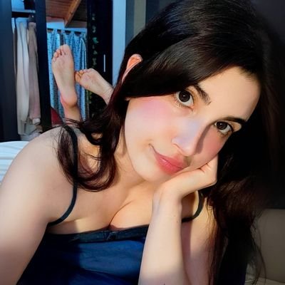 Lovely Argentinian girl 💕 big 🍑 - porn waifu 💕 your cute girlfriend