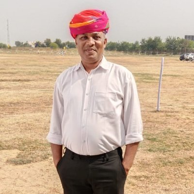 Sanjeev58033060's profile picture. वक़्त के साथ है मिट्टी का सफ़र सदियों से
किस को मालूम कहाँ के हैं, किधर के हम हैं
🇮🇳भारत माता की जय 🇮🇳🙏 🙏जय जय बाबा बैद्यनाथ 🙏