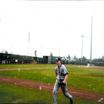 Tacoma Community College baseball. pitcher and catcher/ I'm looking for the summer league. I'm waiting for your message.