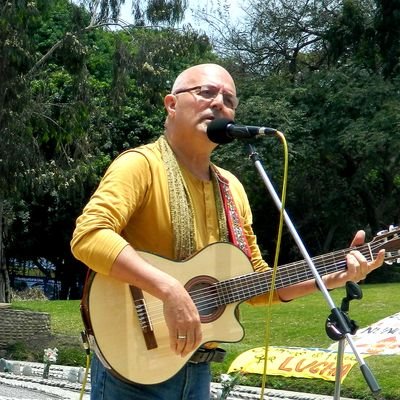 Músico peruano, cantautor...
Integrante, arreglista y director en PUKA SONCCO