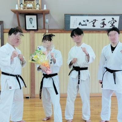 OECU空手道部です!🥋🥊新入部員随時募集中です!活動日は毎週月、水、土の週3で行ってます。
メール➡karate.oecu@gmail.com