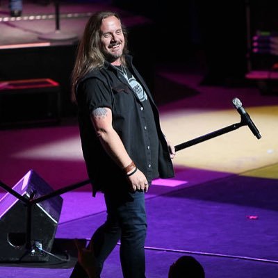 Singer for @skynyrd @vanzantband private page to Chat with new and real fans