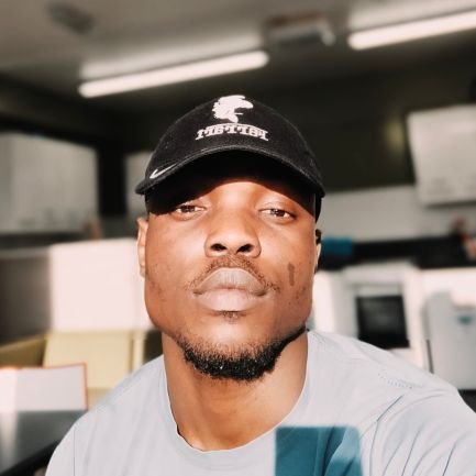 AbsolutelyGr's profile picture. Creative Entrepreneur 🍏