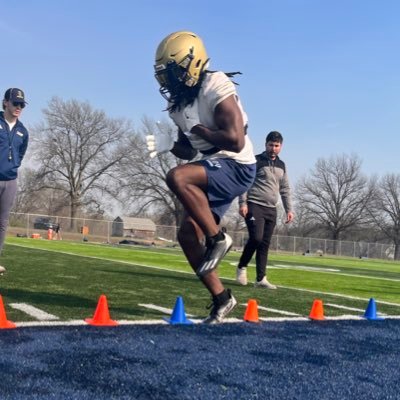 RB(TOTE⚡️RUNNER) @DreamU_IndyFB 🏴‍☠️|weight: 190lbs height:6,0 40yd:4.39 Email:btown60445@gmail.com| 708 972 8002