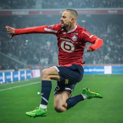 @losclive ❤️🤍