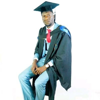 Holder of Bcom in Insurance and Risk Management(MSU)//
Masters in Business Administration (MSU).//Certificate in Executive Digital Marketing (MAZ)