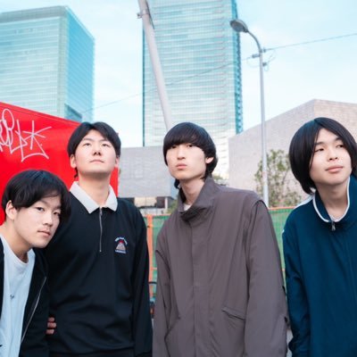 大阪吹田発 4ピースロックバンド VoGt. kazu.(@kazuy_1022) GtCho.アリタアツキ(@Ariatsu0805) BaCho.ヒラノ(@DrankenSnowman) DrCho.こんがらがっち(@kongara_dkahfyy)