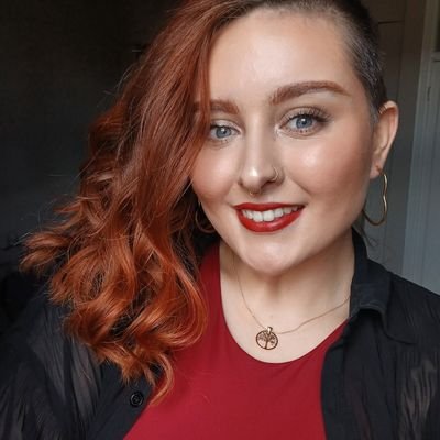 autistic clinical psychology graduate (Bsc) and NHS peer supporter. Massive love for Florence Welch, vibrant make up, spoken word poetry and netball