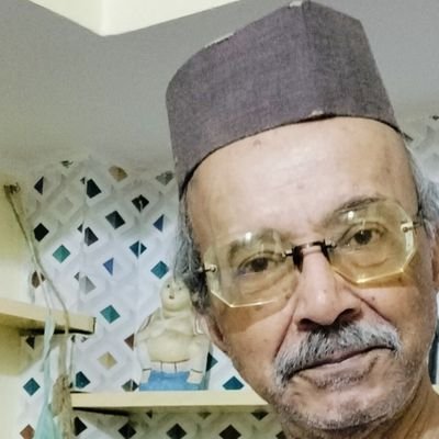 _esskaybee's profile picture. 