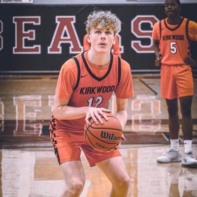 Class of 2026/Rossview High School Basketball @Rossview_ballin /GPA: 3.8/AAU @crossovers931 / 231-233-4315/ linkolnschwass1@gmail.com/ 6,3 185lb/ SG/SF