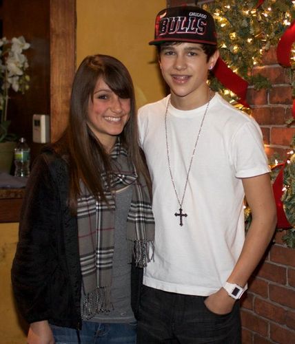 This accounts dedicated to getting Austin and his friends to follow my personal acount @Siarra_Lynn so I don't bug any followers. ;) *Alex follows me. #SWAG
