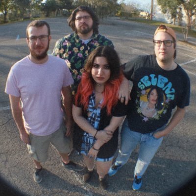 Central FL pop punk ↗️𝘹 / New EP EVERYTHING ALTERS US (THE REMIXES) out 4/19! Proud partner of @copenotes 💌
