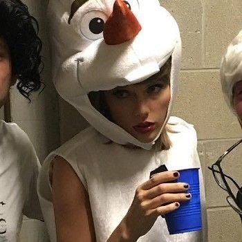 neila_o3's profile picture. ✨25 | filo | swiftie x tokyo N3