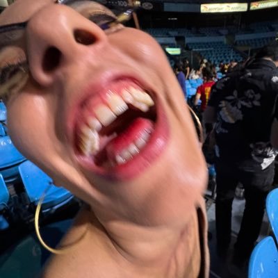 hescarosa's profile picture. 