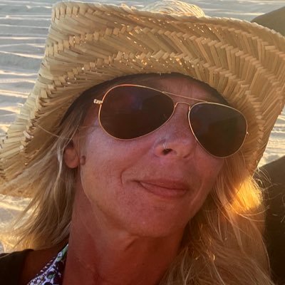 Daughter of gay US Vet,mother of 4, Pro-choice MiMi of 4 who has no tolerance for racism or bigotry, Will tell anyone to fuckoff! LBGTQ+ friendly #Fucktrump