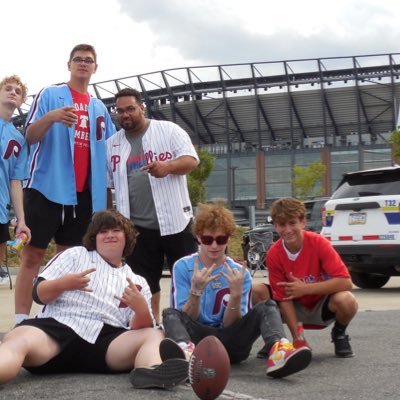 enjoyer of philly sports, lifting weights, and tailgating