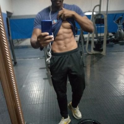 shakes70420's profile picture. 