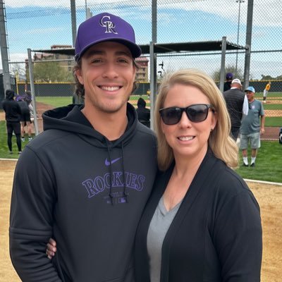 Mom to @HunterDollander, AU MSN-CNL c/o ‘25👨‍🎓 | @DollanderChase, Colorado Rockies Org ⚾️ | @DollanderTrever 💪🏻 | 💍 Dave Wall | Bonus Mom to Drew ⛳️