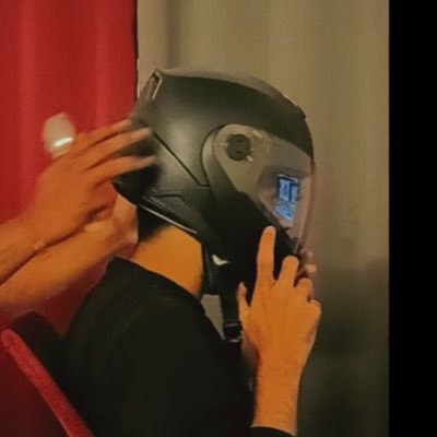 rohhahaha's profile picture. 22 drownin in my sorrow                                             ~piyu