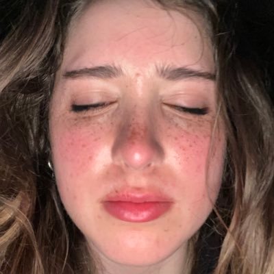 Fartfacefiona's profile picture. hater, freak, enjoyer of legos