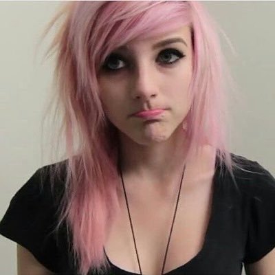 no1 alex fan!! married to @alexd0rame :3